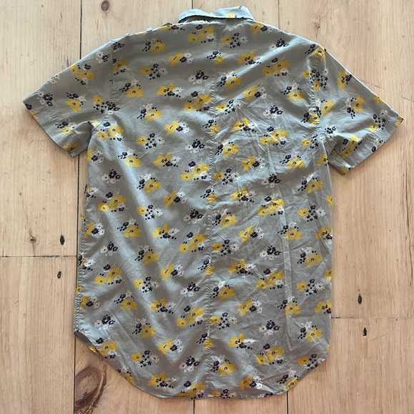 Marc Jacobs Floral Short Sleeve Button-Down - Picture 5 of 5